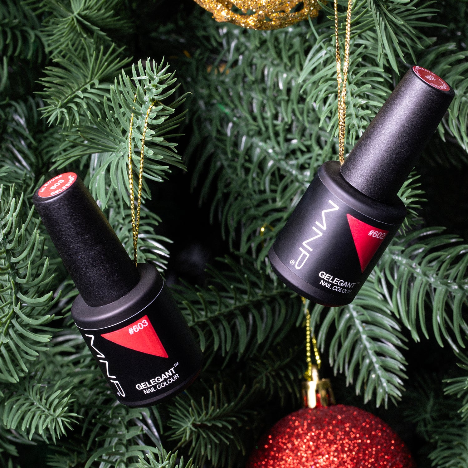 COLORE ICONICO, FORMULA CLEAN E TENUTA ESTREMA